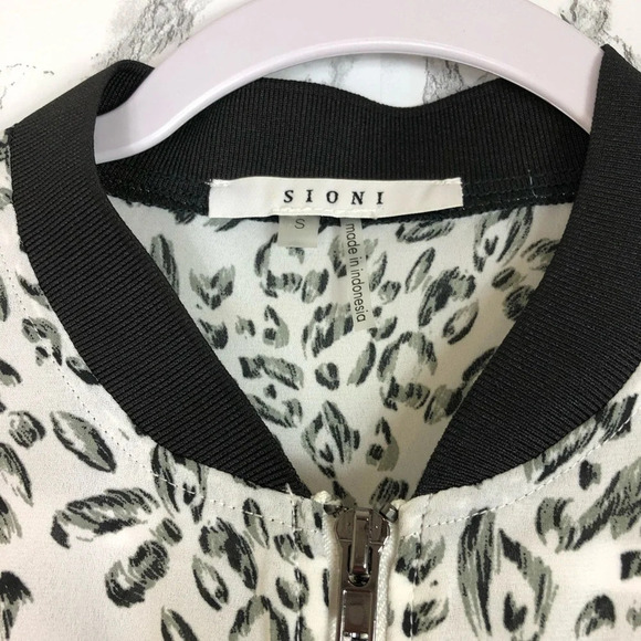 Sioni Women’s Small Full Zip Leopard Print Crepe Lightweight Bomber - Picture 6 of 6
